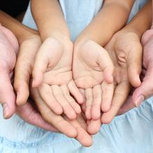 Il Sostegno per l'Inclusione Attiva (SIA), è una misura attiva di contrasto alla povertà che, sulla base della sperimentazione attu​​ata nelle grandi città, nel 2016 verrà estesa a tutto il territorio nazionale (Legge di Stabilità 2016, art. 1, comma 387).Il SIA prevede l'erogazione di un sussidio economico a nuclei familiari in condizioni economiche di estremo disagio, nei quali siano presenti minorenni, subordinato all'adesione a un progetto di attivazione sociale e lavorativa.  I Comuni e i Distretti soc